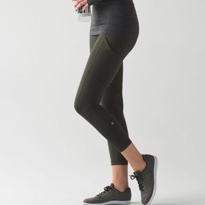 Lululemon Speed Crop size 8.